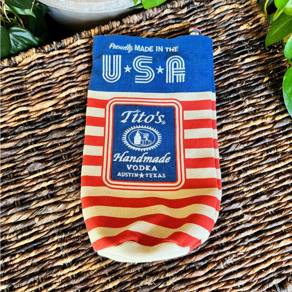 Tito's Vodka Gift Bag Drawstring Canvas 750ml Bottle Patriotic USA Flag Design